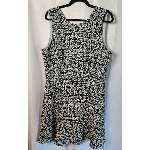 Banana Republic Dresses & Skirts - Banana Republic Dress  Sleeveless Midi Gray And Black Size 14 Vintage Style Y2K